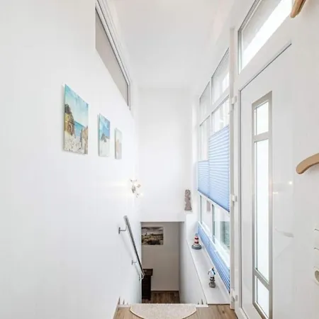 2 Seasons, High Five Appartement